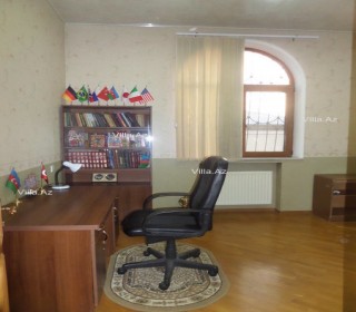Həzi Aslanov qəsəbəsinin mərkəzində 8 sotun içərisində 2 mərtəbəli ev, -6