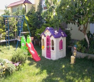 Azərbaycan qadını küçəsində Yolu keçdin Çimərlik olan bağ evi satılır, -15