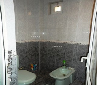 Bakida Atatürk prospektinde 3 mertebeli 7 otaqli villa satilir, -7