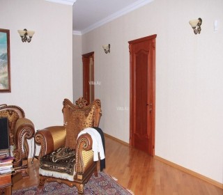NEFTÇİ BAZASI və H.Əliyev pr.-de Klassik üslubda təmir edilmiş təmirli villa, -9