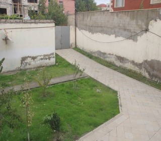 *Asiman* restoranının arxasında 3 mərtəbəli fərdi yaşayış evi almaq, -2