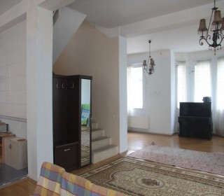 *Asiman* restoranının arxasında 3 mərtəbəli fərdi yaşayış evi almaq, -5