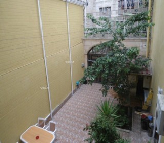 Ev villa almaq Bakı Gənclik metrosu terefde 3655, -2