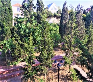 Bilgəh qəsəbəsində «Sea breeze» istirahət mərkəzinin yaxınlığında dənizə 300 m məsafədə villa, -5