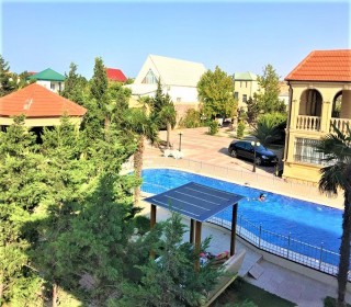 Bilgəh qəsəbəsində «Sea breeze» istirahət mərkəzinin yaxınlığında dənizə 300 m məsafədə villa, -8