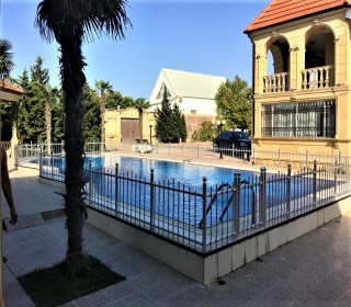 Bilgəh qəsəbəsində «Sea breeze» istirahət mərkəzinin yaxınlığında dənizə 300 m məsafədə villa, -9