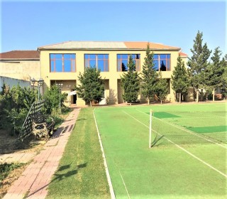 Bilgəh qəsəbəsində «Sea breeze» istirahət mərkəzinin yaxınlığında dənizə 300 m məsafədə villa, -20