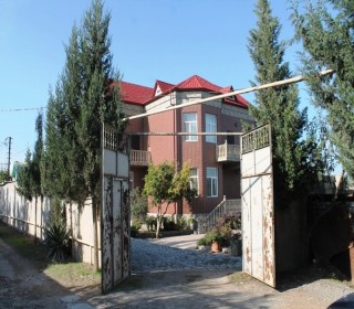 Novxanıda hovuzlu besedkali bag evi satilir, -17