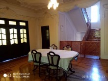 Xətai rayonu "Asiman" şadlıq evi yaxınlığında 9 sot ərazidə  4 mərtəbəli villa satış və kirayə, -10