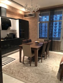 5 otaqli yenitikili menziller almaq 28 may m.st, -2