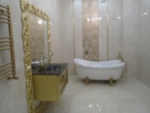 Satılır Villa, Xətai.r-18