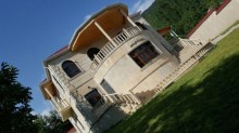 Qəbələ şəhərində dağ və meşə mənzərəli bağ evi satılır, -4