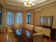İlisuda möhtəşəm dağ qaya meşə çay mənzərəli hovuzlu villa satılır, -8