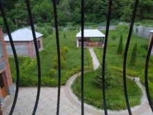İlisuda möhtəşəm dağ qaya meşə çay mənzərəli hovuzlu villa satılır, -11