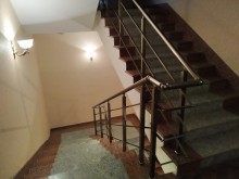 İlisuda möhtəşəm dağ qaya meşə çay mənzərəli hovuzlu villa satılır, -12