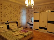 İlisuda möhtəşəm dağ qaya meşə çay mənzərəli hovuzlu villa satılır, -18