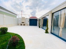 Merdekan qesebesinde Bravo market ətrafında 7 sot torpaq sahesinde insa edilmiş 2 mertebeli villa, -9
