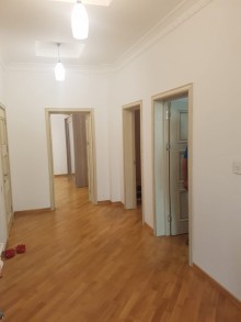 Продается 4-х этажный особняк на Гараеве, -12
