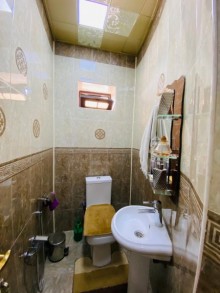 Mərdəkanda yazın gəlişi hiss olunan həyət evi, -17
