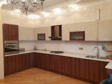 Merdekanda arzu yaxinliginda 14 sot torpaq sahesinde 3 mertebeli şəxsi ev satilir., -6