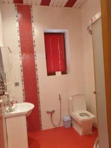 Merdekanda arzu yaxinliginda 14 sot torpaq sahesinde 3 mertebeli şəxsi ev satilir., -9