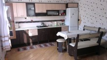 Azadliq metrosu terefde heyder park terefde heyet evi satilir, -2