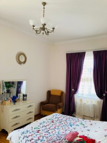 Mərdəkanda Şanı otel yaxınlığında bağ evi satılır , -18