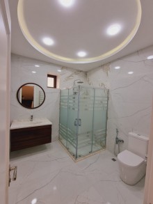 Buzovna Mərdəkan yolunda Dükan restoranı yaxınlığında 2 mərtəbəli villa satılır, -16
