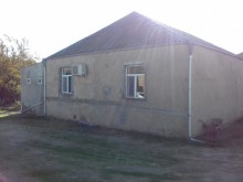 qala-qesebesinde-evqur-marketin-yaxinliginda-ev-satilir-s