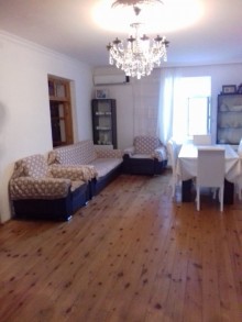 Qala qəsəbəsi Evqur marketin yaxınlığında ev satılır, -6