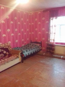 Qala qəsəbəsi Evqur marketin yaxınlığında ev satılır, -8