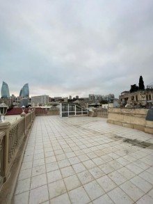 Tarixi İçərişəhərdə, Şirvanşahlar sarayının tam yanında ev almaq, -2