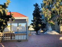 Merdekan baglarinda heyet evi almaq, -4