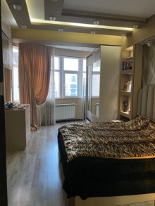Tbilisi prospekti İST petrolun yaxınlığı Grand Həyat və Mc Donals yaxınlığında ev, -12