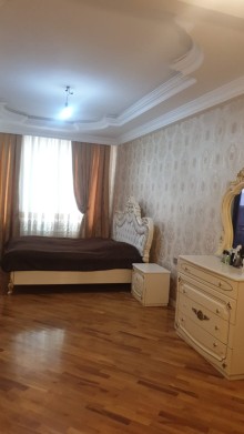 Xəzər unverstetinin yaxınlığı evler, -3