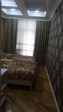Xəzər unverstetinin yaxınlığı evler, -4