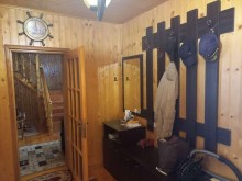 Merdekanda şam ağacları ilə dolu 2 mertebeli bag evi, -6