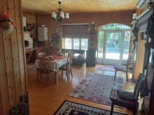 Merdekanda şam ağacları ilə dolu 2 mertebeli bag evi, -9