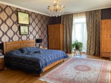 Mərdəkan q. Qizil Qum 6 otaqlı heyet evi bağ evi Satılır 370 m², -18