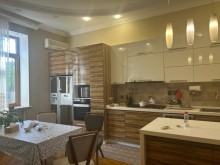 6-комн. дом / дача 500 м², В центральной части пос. Бакиханова, -3