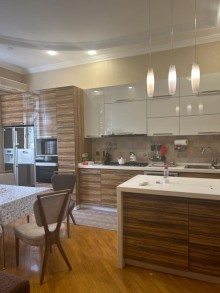 6-комн. дом / дача 500 м², В центральной части пос. Бакиханова, -5