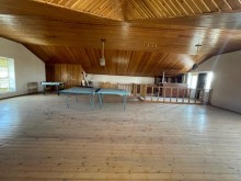 Novxanı  Prezident  Aparatı bağlarında heyet evi, -9