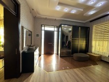 Bineqedi Novxani yolu Mehdiabad qesebesinde villa ev satilir, -11