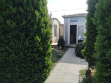 Hazır fəaliyyətdə olan restoran satılır, -6