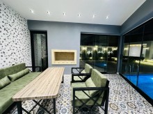 Merdekanda heyet evleri, 4 otaq, 165 m2, 2 sanitar qovşağı, 1 mərtəbə, -8