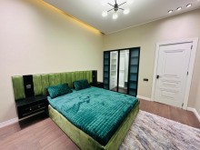 Merdekanda heyet evleri, 4 otaq, 165 m2, 2 sanitar qovşağı, 1 mərtəbə, -10
