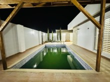 Merdekanda heyet evleri / bag evleri satisi. 1 mərtəbəli, 4 otaqlı, 150 m2, -13