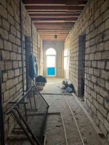 Mehdiabad qəsəbəsində 8 otaqli Həyət evi, -12