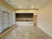 Mərdəkan q. 4 otaqlı həyət evi/bağ evi 150 m² kürpüyə yaxın, -12