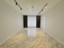 Mərdəkan q. 4 otaqlı həyət evi/bağ evi 150 m² kürpüyə yaxın, -18
